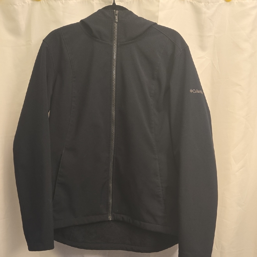 Columbia Black Performance Jacket Sleek Design